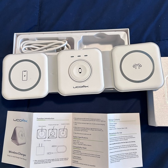 UCOMX • 3 in 1 Magnetic Wireless Charger • Portable • White • - Picture 3 of 7